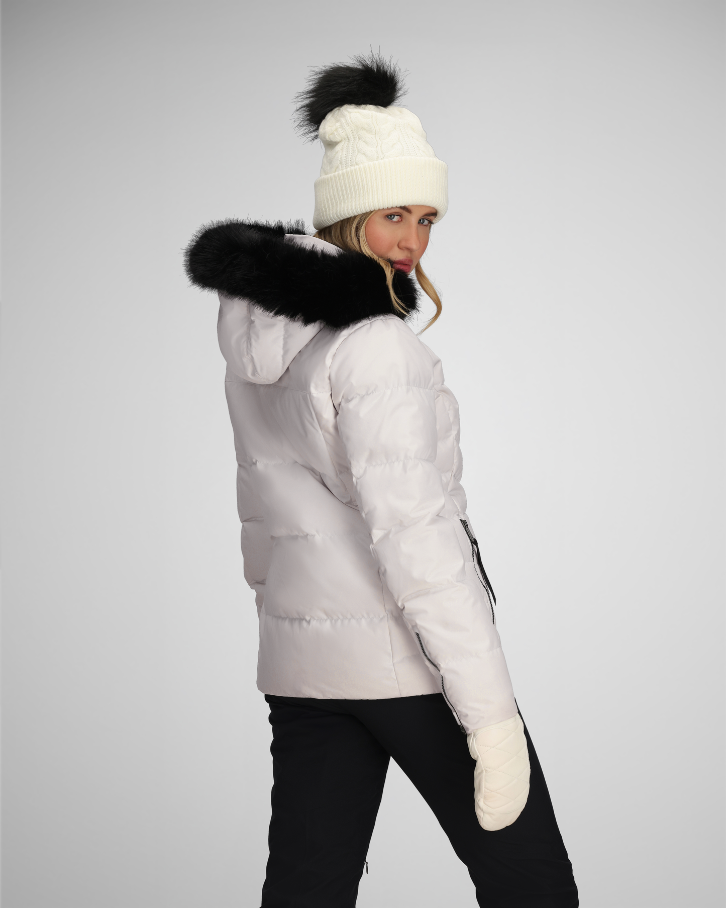 White | 4 / MODBCK