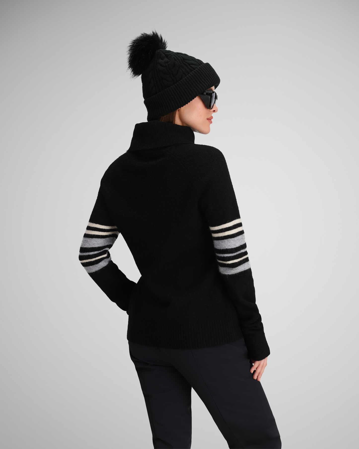 Black | 4 / MODBCK