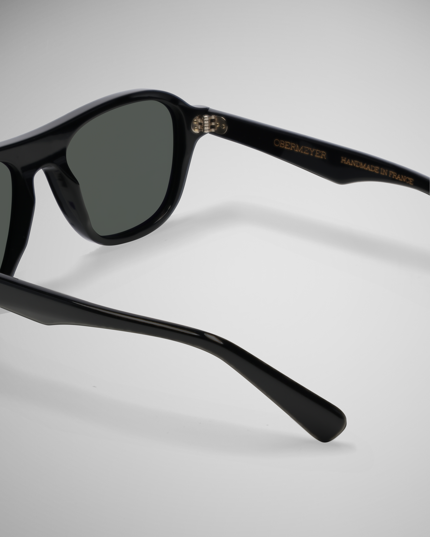 Black Polarized
