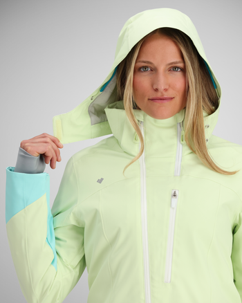 Adjustable, removable hood | Situations change on a dime out there on the trail. Customize your style and comfort level in seconds to fit your needs.