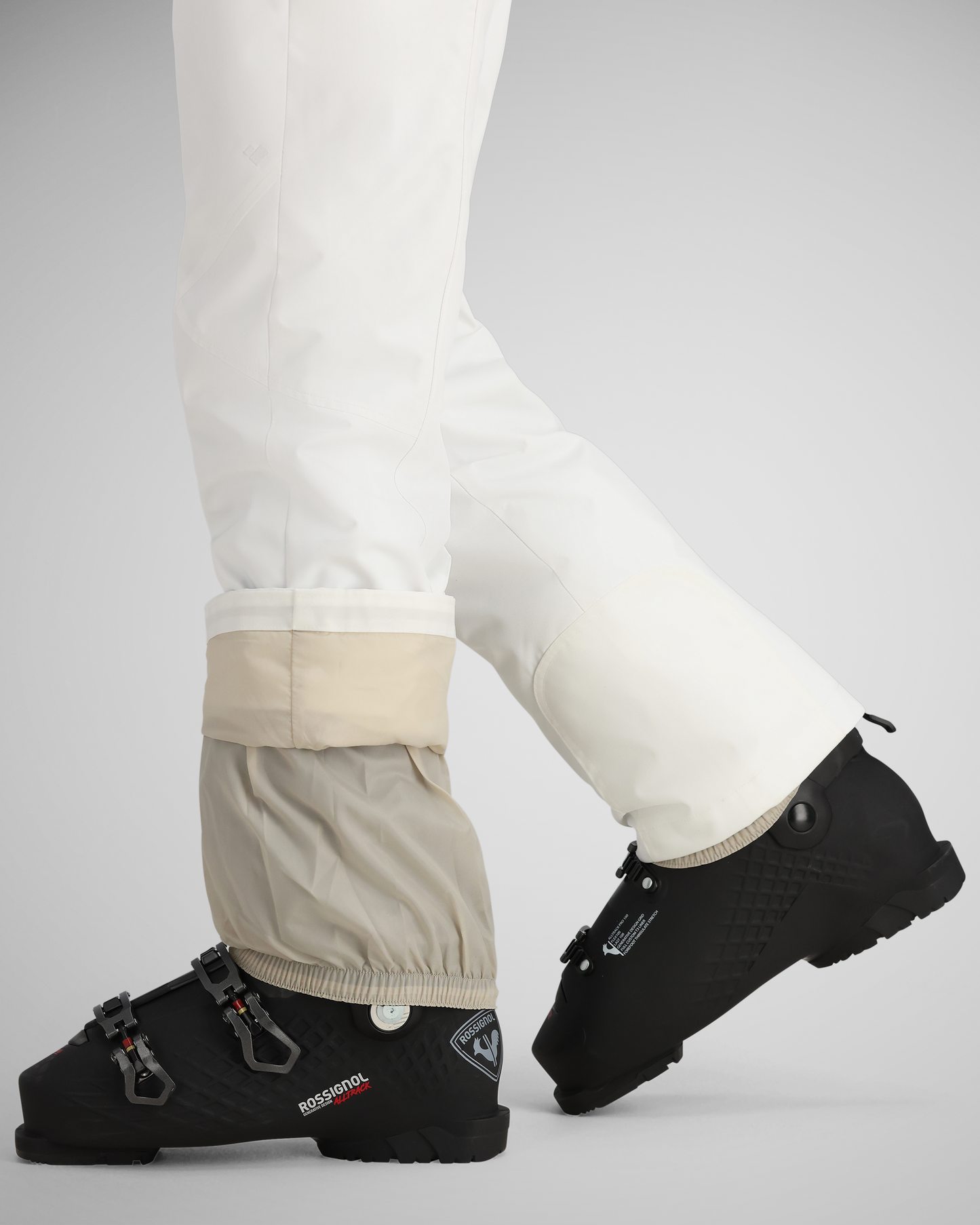Powder Cuffs | Water-resistant powder cuffs with gripper elastic