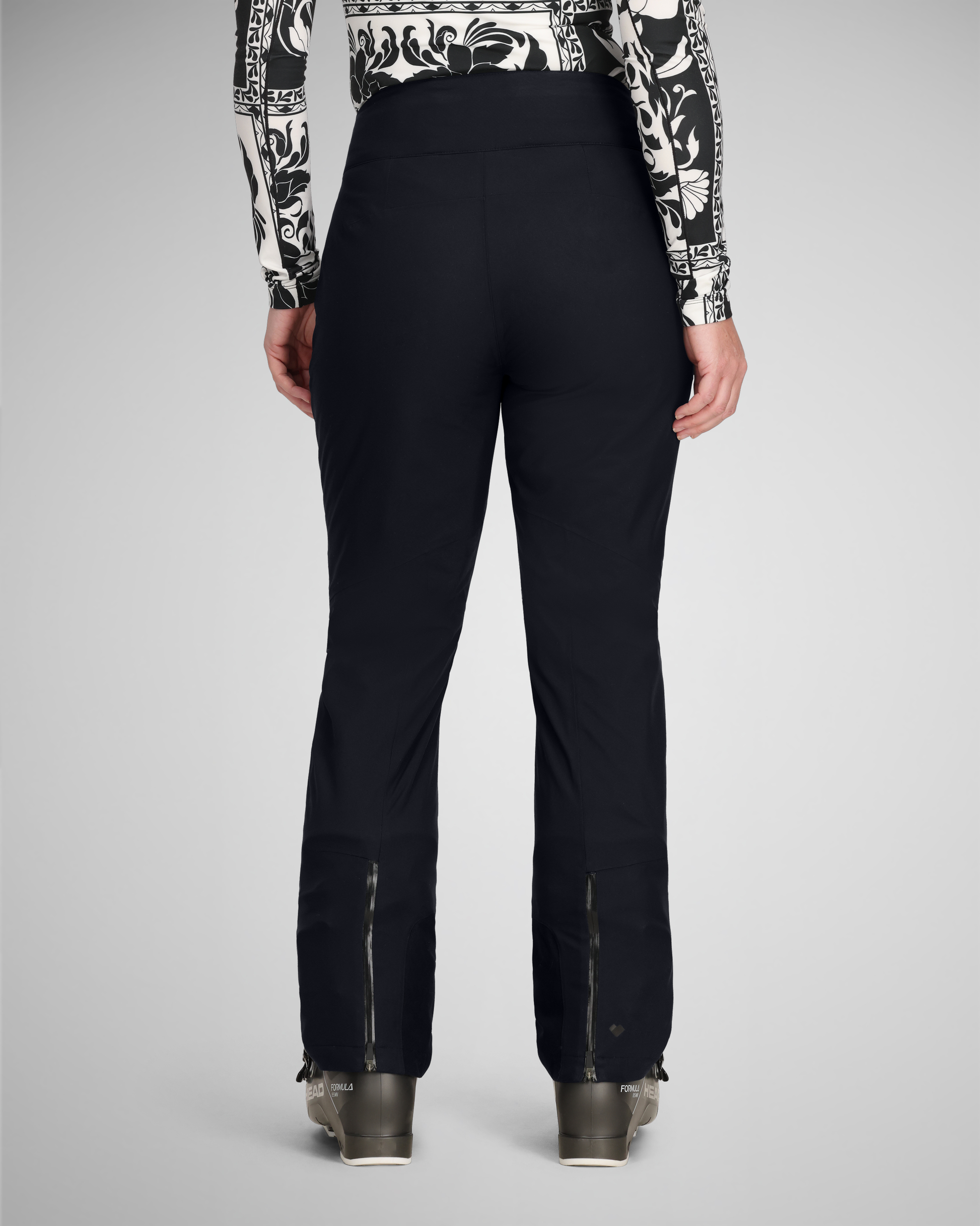Black | 4 / MODBCK