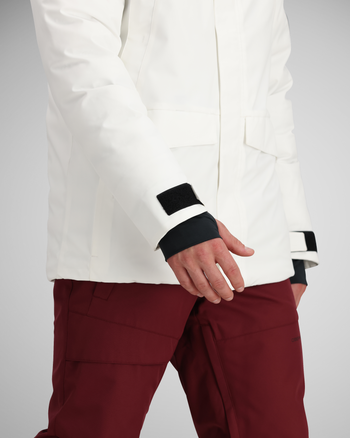 Integrated elastic thumb loop for easy layering | A stretch inner cuff with a thumbhole keeps the elongated cuff over the wrist and supplies additional protection between the jacket and glove.