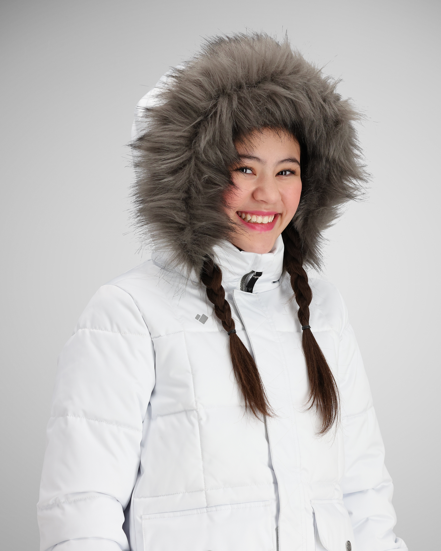 Removable faux fur | Removable faux fur	Extra style, warmth and protection from the elements when you need it, and easily removable for the times when you don't.