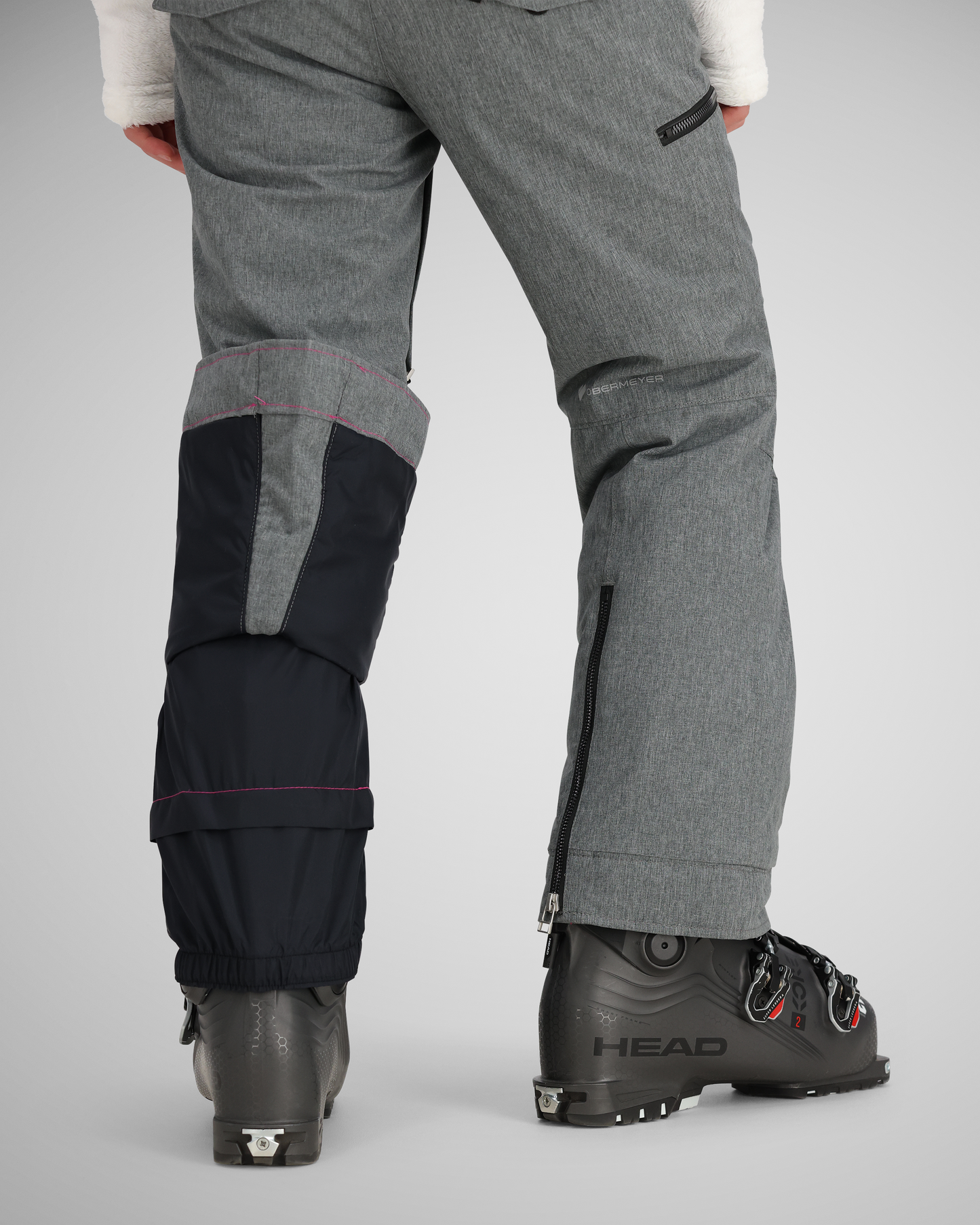 Water-resistant powder cuffs with gripper elastic | Protection from the elements was the prime goal of the design process of these cuffs. Boot gripping elastic ensures top-tier performance.