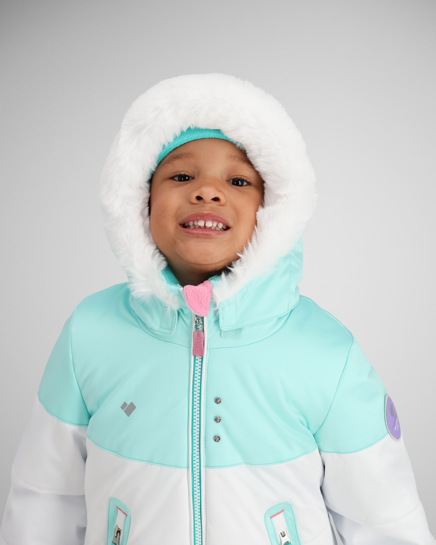 Removable hood with faux fur trim | Situations change on a dime out there on the trail. Customize your style and comfort level in seconds to fit your needs.