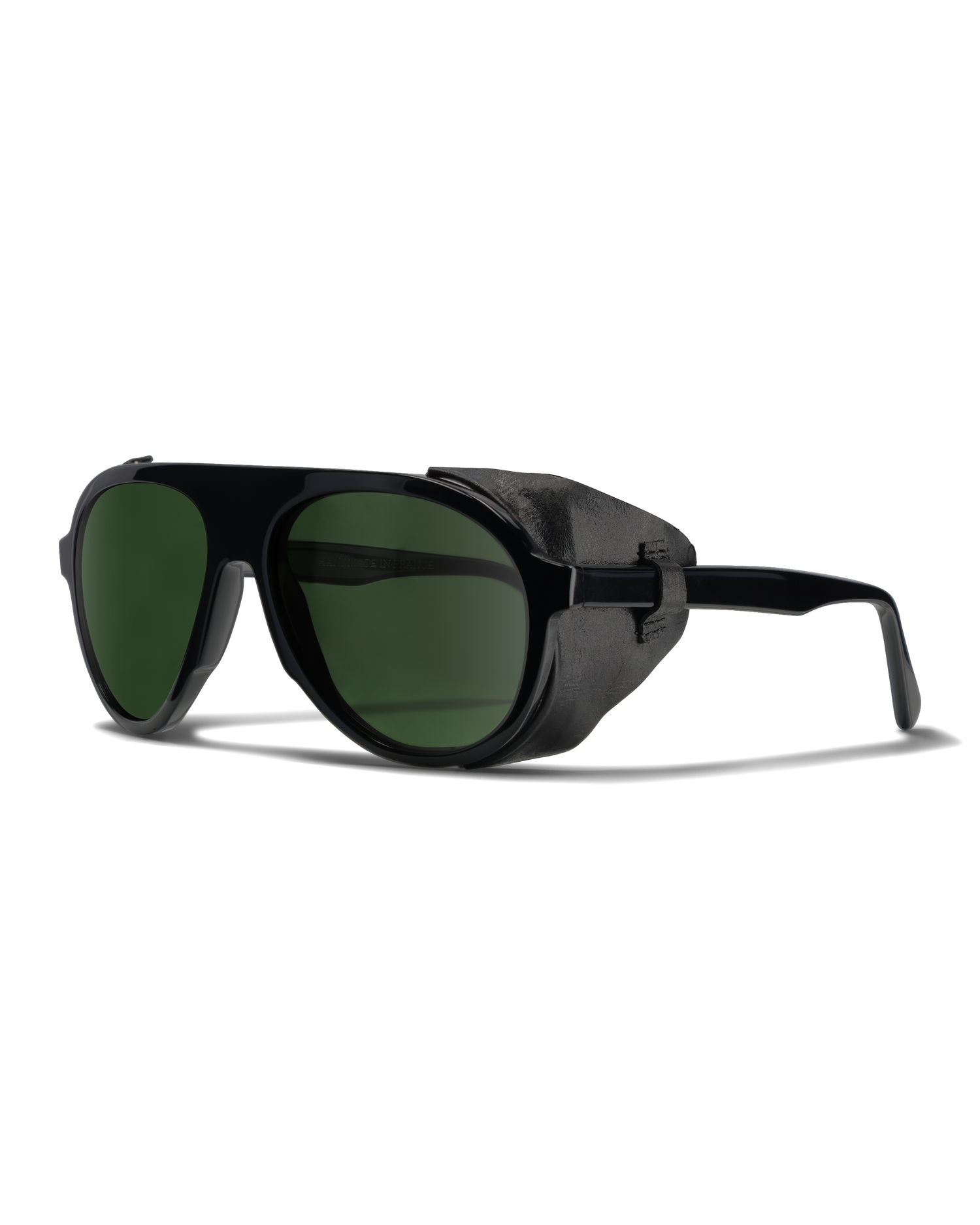 Black Polarized