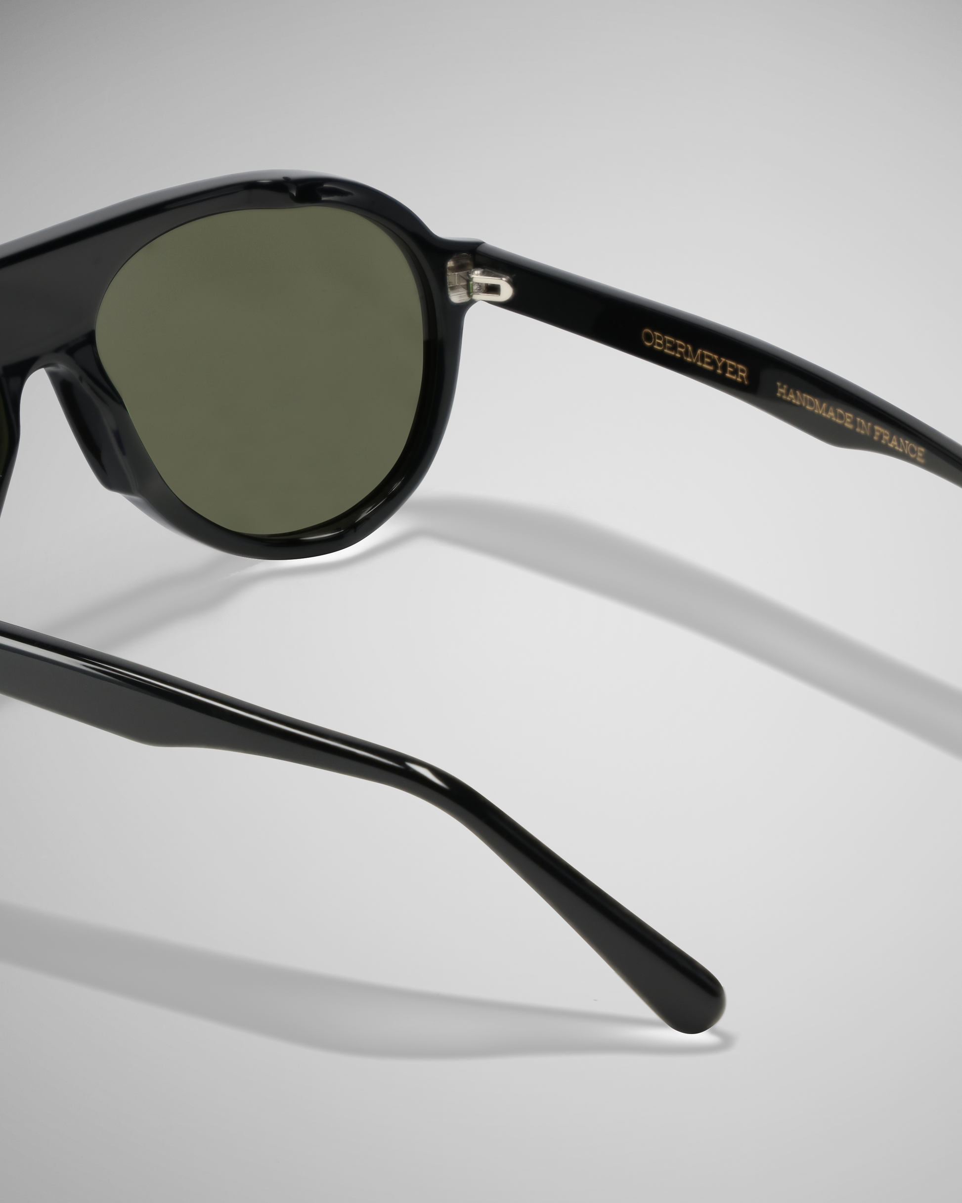 Black Polarized