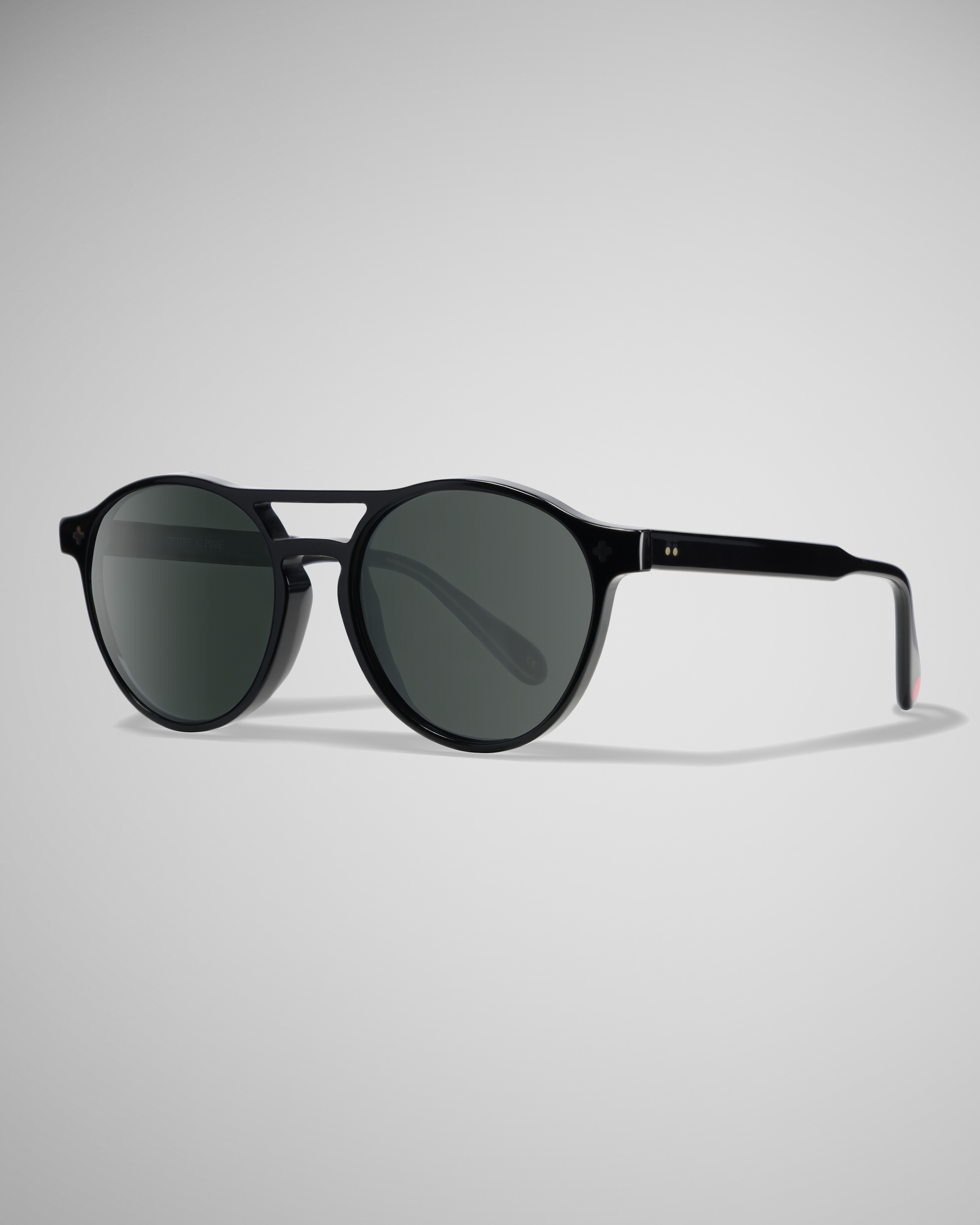 Black Polarized