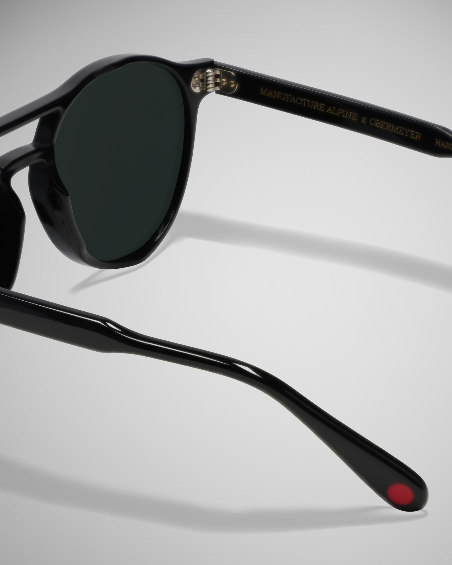Black Polarized