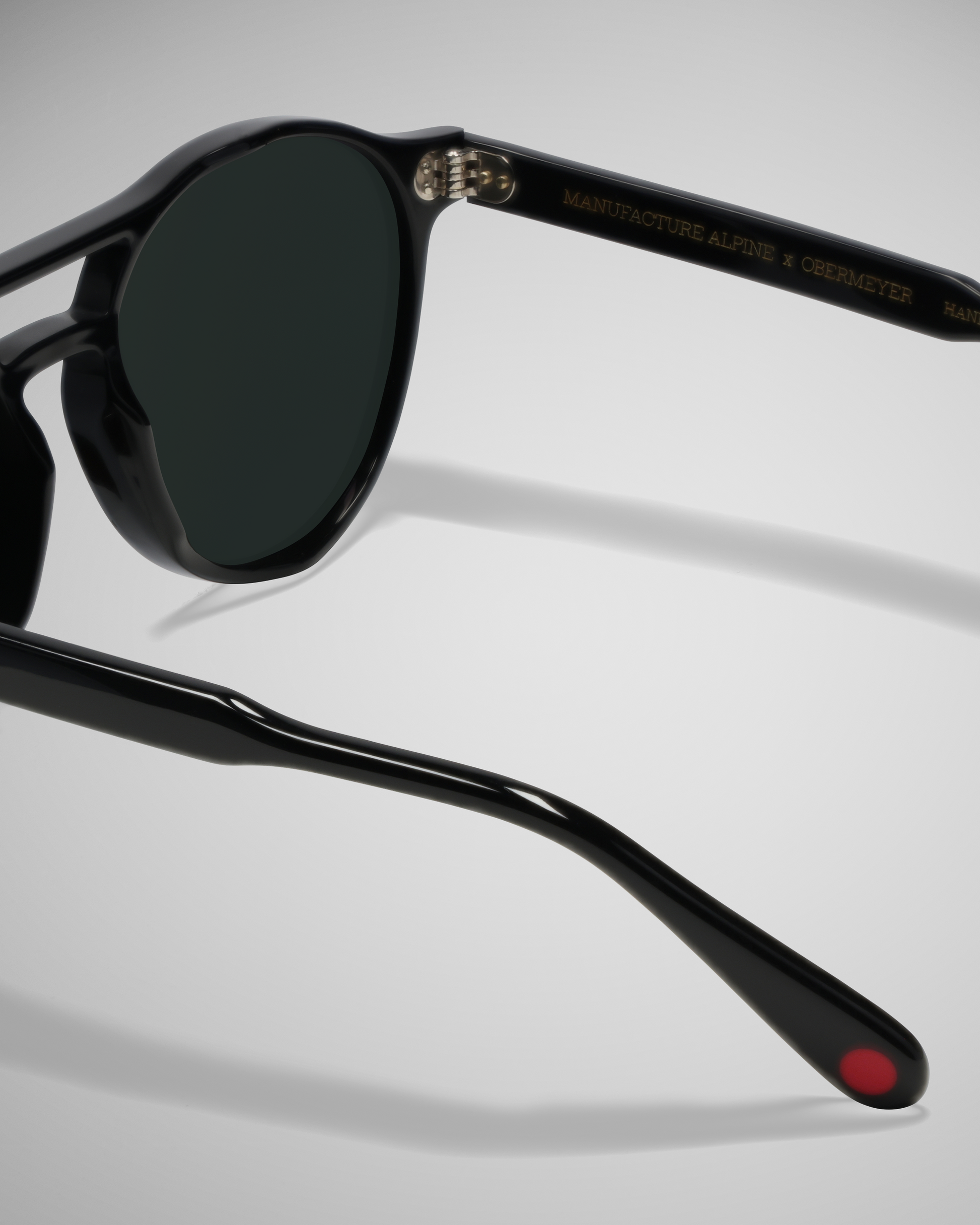 Black Polarized