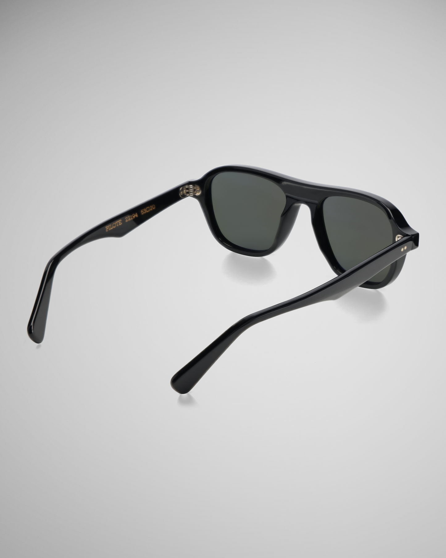 Black Polarized