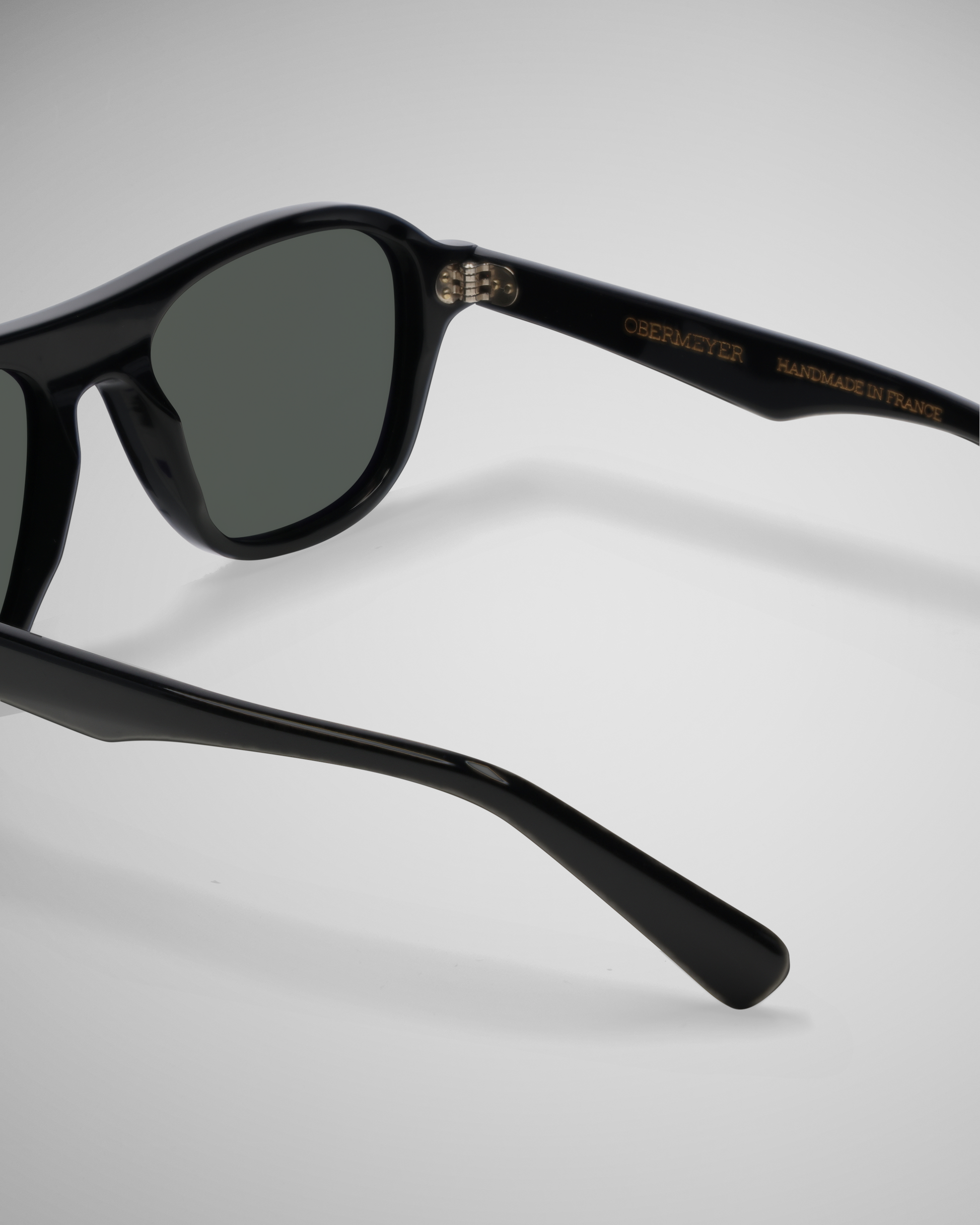 Black Polarized